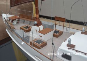 Miniatur Kapal Yacht Raden Mas