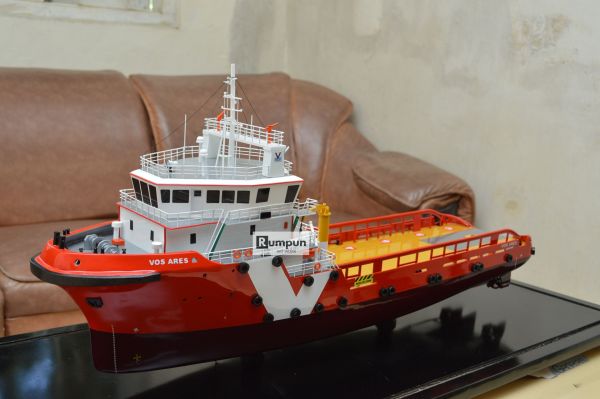Miniatur Kapal Supply Vos Ares