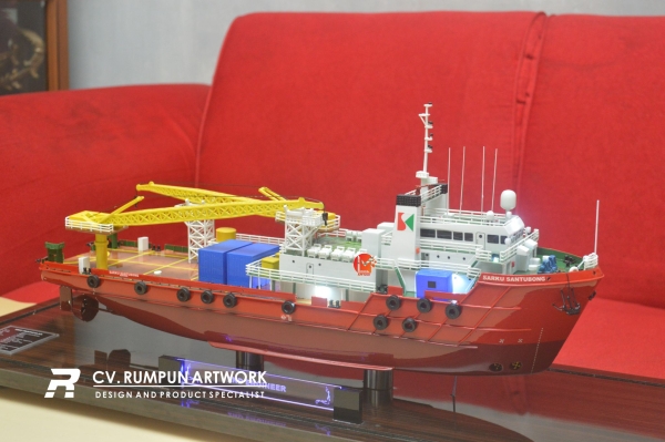 Miniatur Kapal Offshore Sarku Santubong