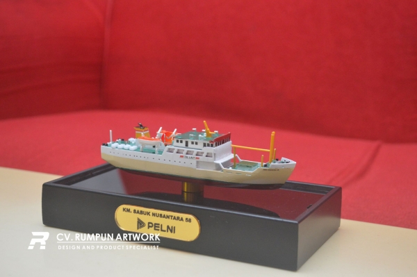 Miniatur Kapal Pelni Sabuk Nusantara 58