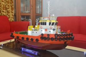 Miniatur Kapal Tugboat Restu Utama