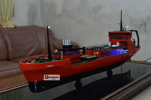 Miniatur Kapal Survey MV Denar 2