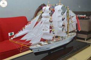 Miniatur Kapal Layar Bima Suci