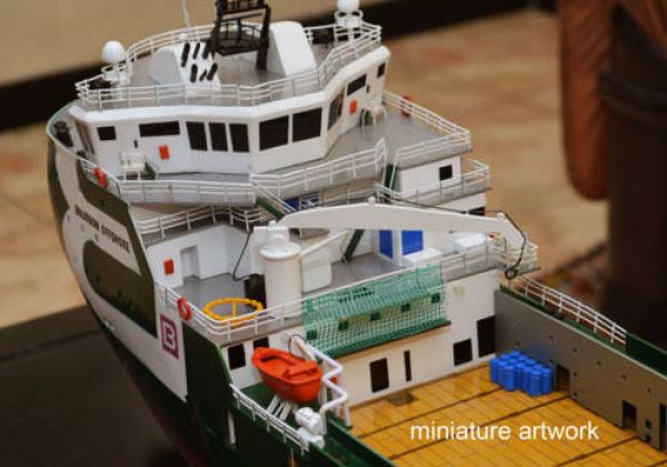 Miniatur Kapal Supply Bourbon Offshore