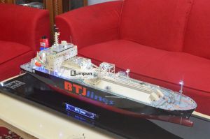 Miniatur Kapal Tanker BTJ Lines