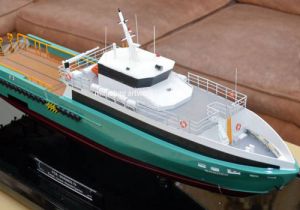 Miniatur Kapal Crewboat Borneo