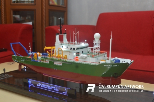 Miniatur Kapal Survey RV Baruna Jaya I