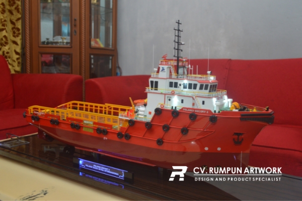 Miniatur Kapal Supply Pelangi Escort 2