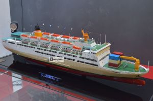 Miniatur Kapal Pelni Sinabung