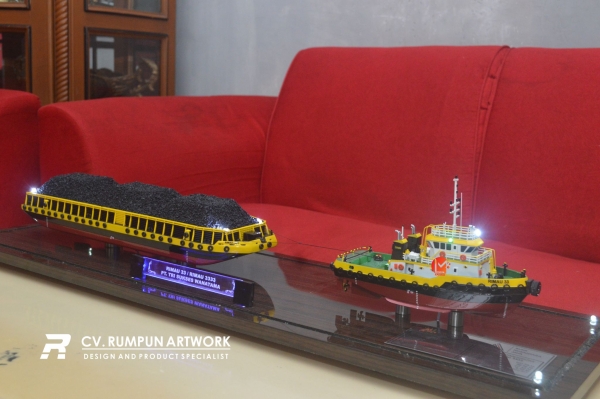 Miniatur Kapal TB Rimau 33 dan BG Rimau 3333