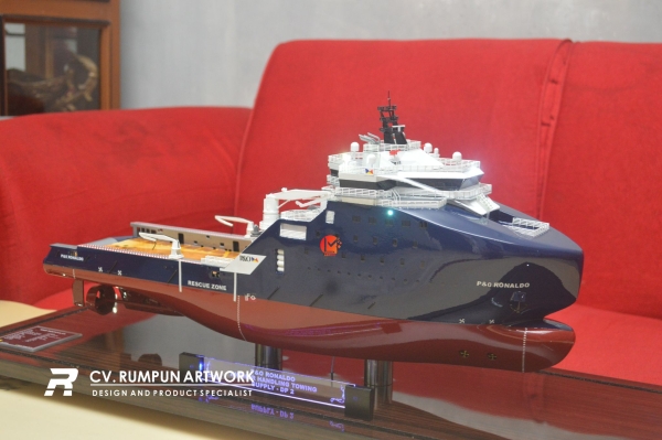 Miniatur Kapal Supply P&O Ronaldo
