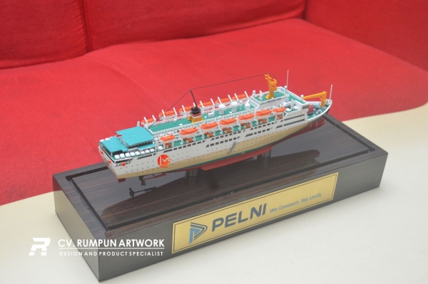 Miniatur Kapal Pelni Doro Londo
