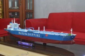 Miniatur Kapal Tanker Total Energy