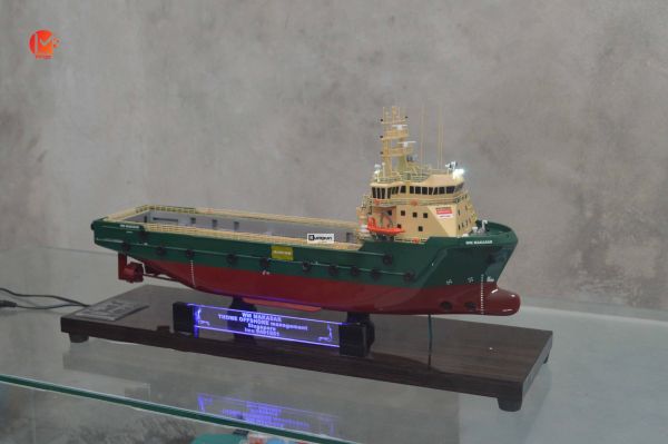 Miniatur Kapal Supply WM Makassar