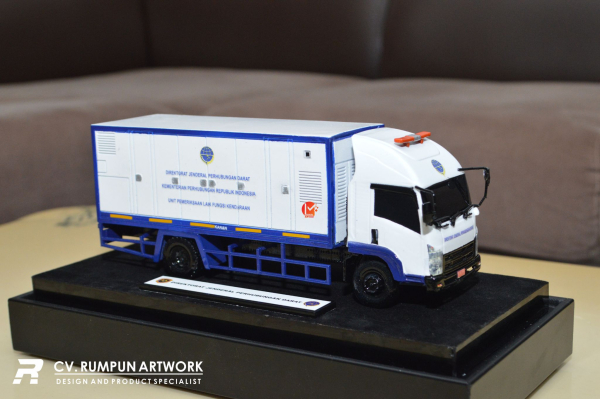 Miniatur Truk Kemenhub