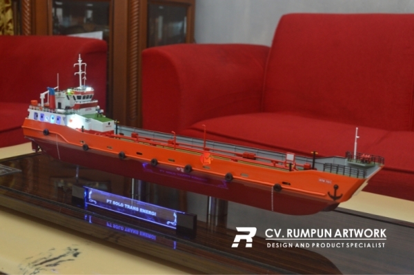 Miniatur Kapal Tanker STE 701