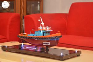 Miniatur Kapal Tugboat Bagas Saputra