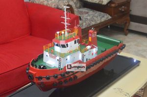 Miniatur Kapal Tugboat Merah Putih
