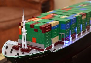 Miniatur Kapal Container Evergreen