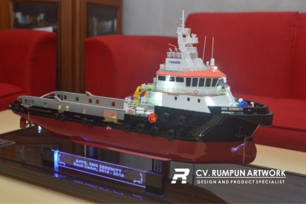 Miniatur Kapal AHTS SMS Serenity