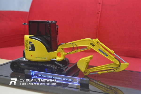 Miniatur Ezcavator Komatsu