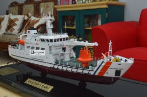 Miniatur Kapal Survey KN Sibaru Baru