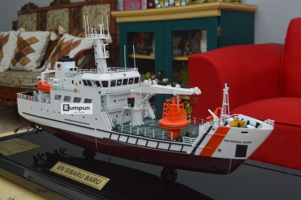 Miniatur Kapal Survey KN Sibaru Baru