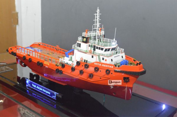Miniatur Kapal Supply MV Setia Rentas