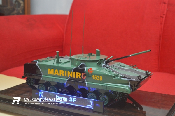 Miniatur Mobil Tank Marinir 1539