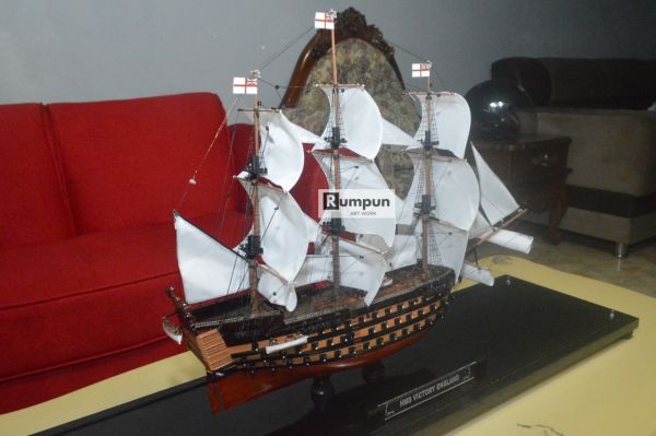 Miniatur Kapal Layar HMS Victory England