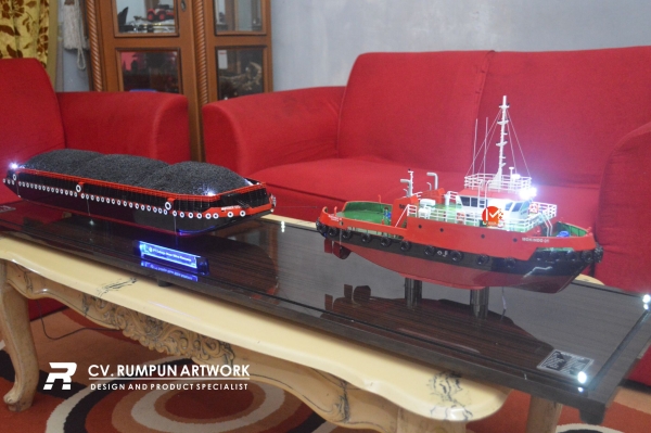 Miniatur Kapal TB Mokindo 01 & BG Mokhan 33