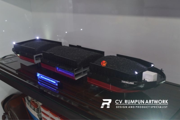Miniatur Cut Out Tongkang Trinusa