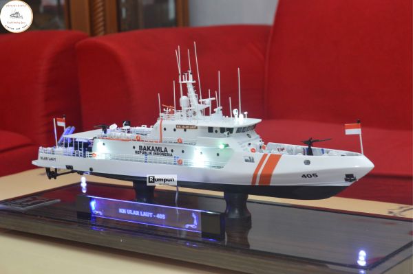 Miniatur Kapal Patroli (Speed Boat) Ular Laut