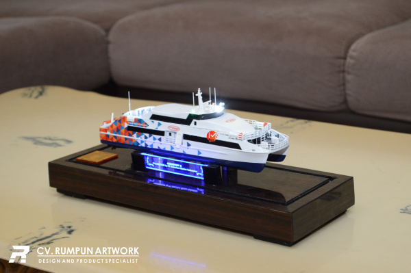 Miniatur Kapal Yacht Asianfast 2
