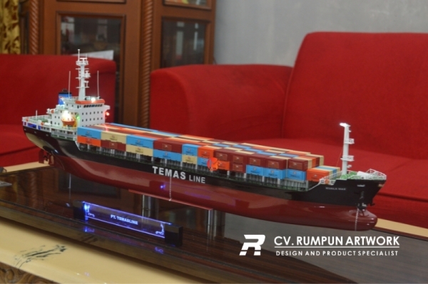 Miniatur Kapal Container Kuala Mas