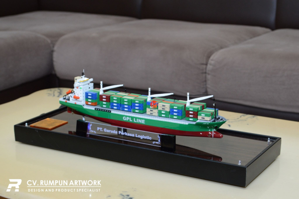 Miniatur Kapal Kontainer GST 09